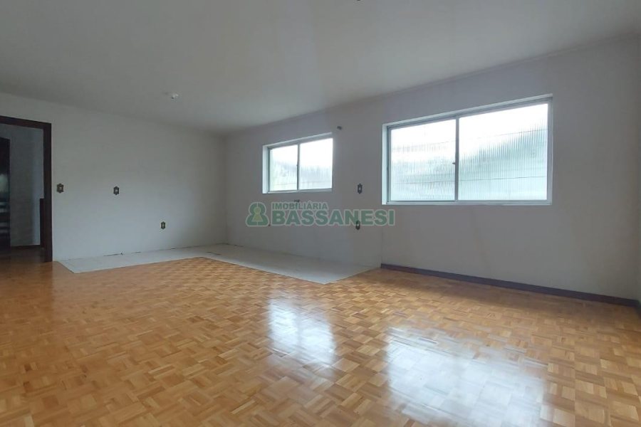 Casa com 283m², 5 dormitórios, 3 vagas, no bairro Jardim América em Caxias do Sul para Alugar ou Comprar