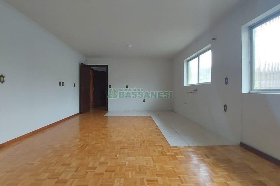 Casa com 283m², 5 dormitórios, 3 vagas, no bairro Jardim América em Caxias do Sul para Alugar ou Comprar