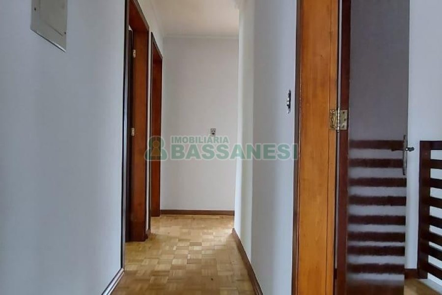 Casa com 283m², 5 dormitórios, 3 vagas, no bairro Jardim América em Caxias do Sul para Alugar ou Comprar