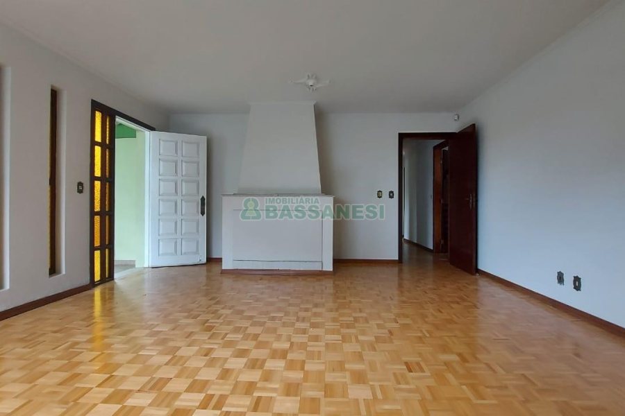 Casa com 283m², 5 dormitórios, 3 vagas, no bairro Jardim América em Caxias do Sul para Alugar ou Comprar