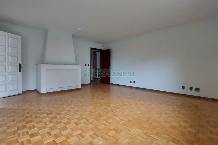 Casa com 283m², 5 dormitórios, 3 vagas, no bairro Jardim América em Caxias do Sul para Alugar ou Comprar