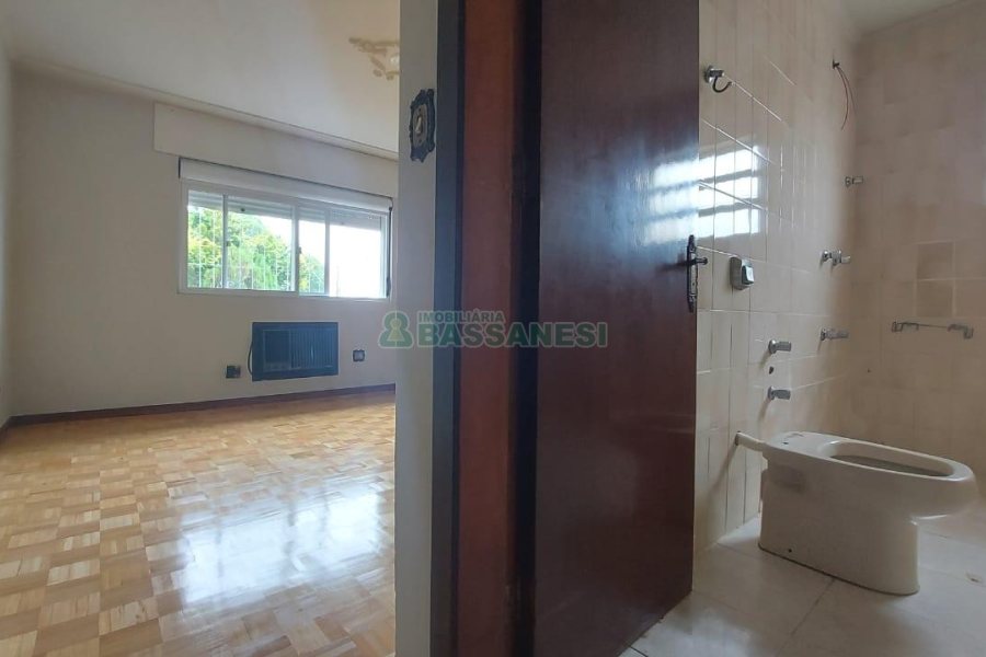 Casa com 283m², 5 dormitórios, 3 vagas, no bairro Jardim América em Caxias do Sul para Alugar ou Comprar