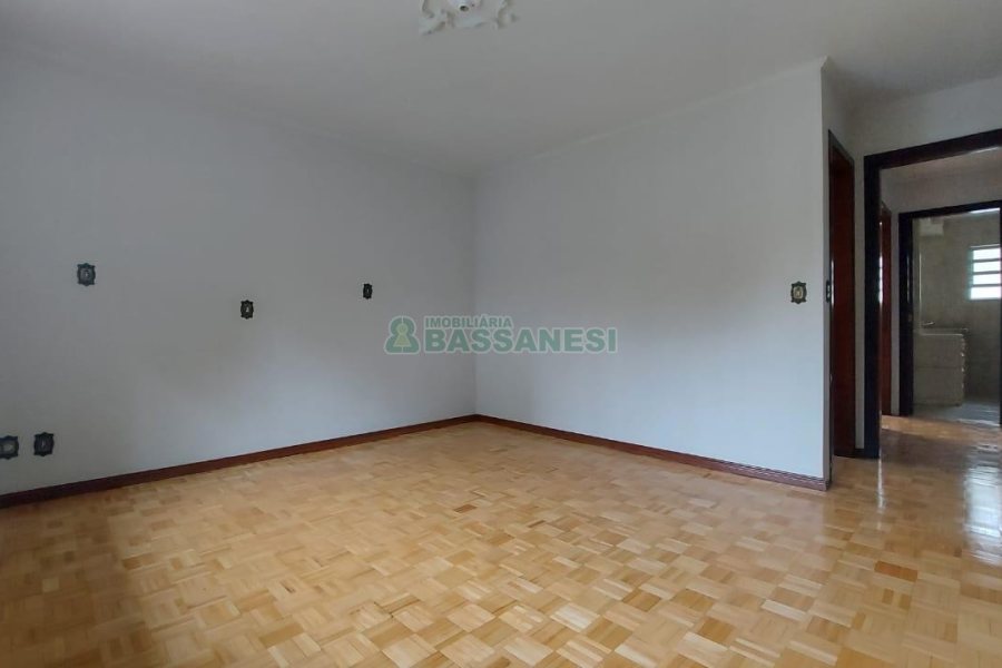 Casa com 283m², 5 dormitórios, 3 vagas, no bairro Jardim América em Caxias do Sul para Alugar ou Comprar