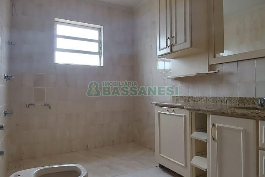 Casa com 283m², 5 dormitórios, 3 vagas, no bairro Jardim América em Caxias do Sul para Alugar ou Comprar
