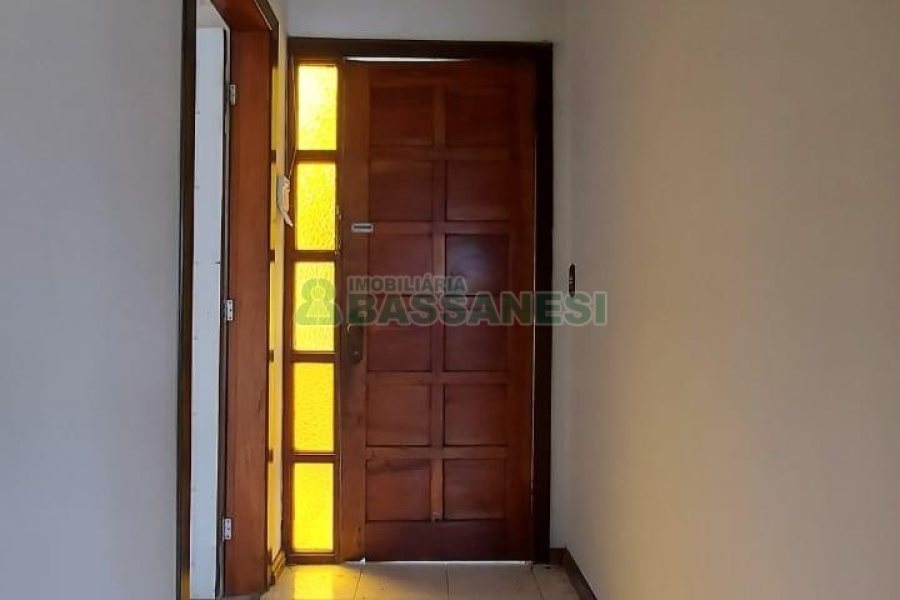 Casa com 283m², 5 dormitórios, 3 vagas, no bairro Jardim América em Caxias do Sul para Alugar ou Comprar