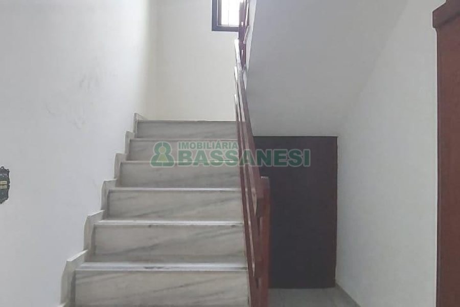 Casa com 283m², 5 dormitórios, 3 vagas, no bairro Jardim América em Caxias do Sul para Alugar ou Comprar