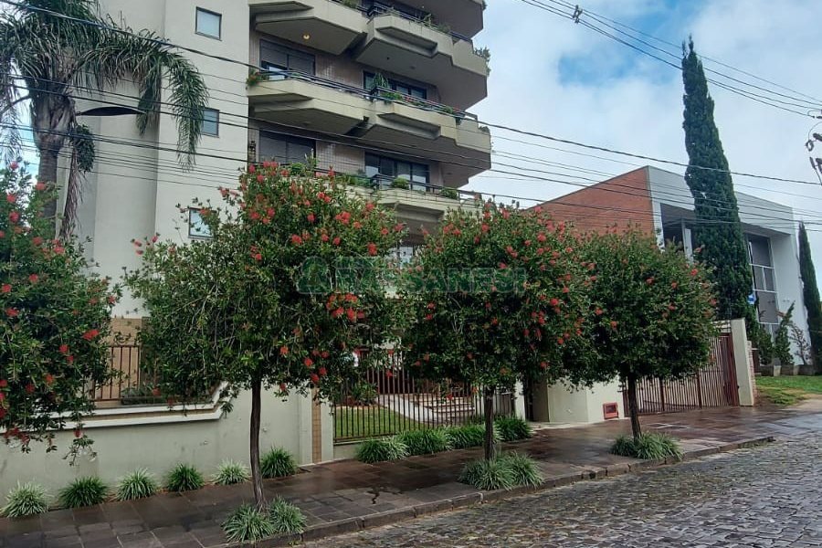 Apto/Cobertura com 328m², 3 dormitórios, 4 vagas, no bairro De Lazzer em Caxias do Sul para Comprar