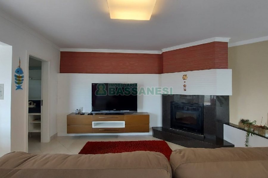 Apto/Cobertura com 328m², 3 dormitórios, 4 vagas, no bairro De Lazzer em Caxias do Sul para Comprar