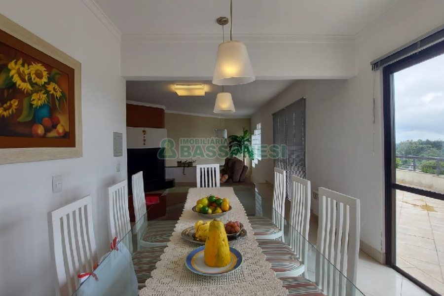 Apto/Cobertura com 328m², 3 dormitórios, 4 vagas, no bairro De Lazzer em Caxias do Sul para Comprar