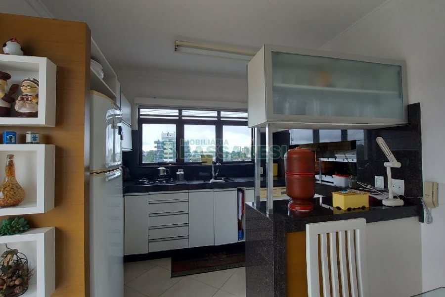 Apto/Cobertura com 328m², 3 dormitórios, 4 vagas, no bairro De Lazzer em Caxias do Sul para Comprar