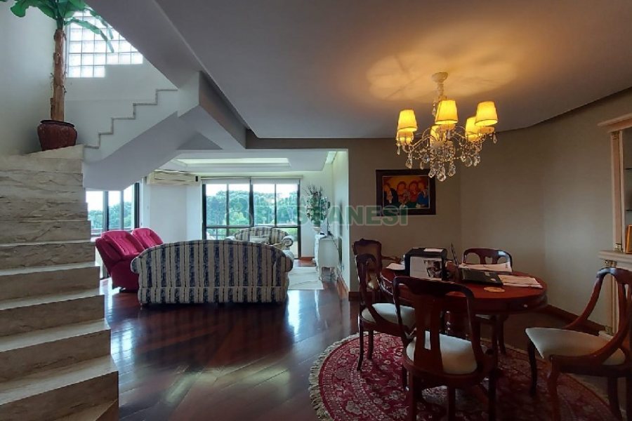 Apto/Cobertura com 328m², 3 dormitórios, 4 vagas, no bairro De Lazzer em Caxias do Sul para Comprar