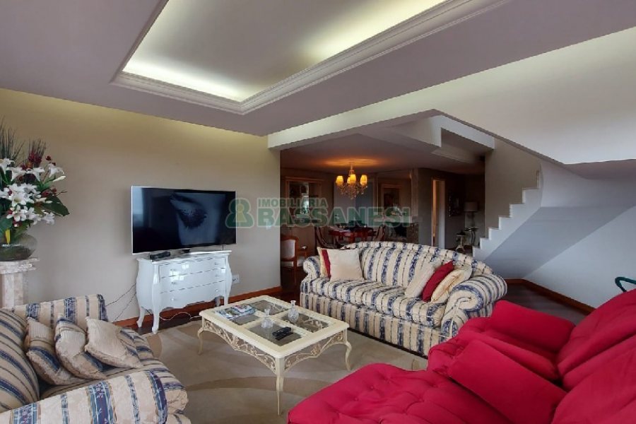 Apto/Cobertura com 328m², 3 dormitórios, 4 vagas, no bairro De Lazzer em Caxias do Sul para Comprar