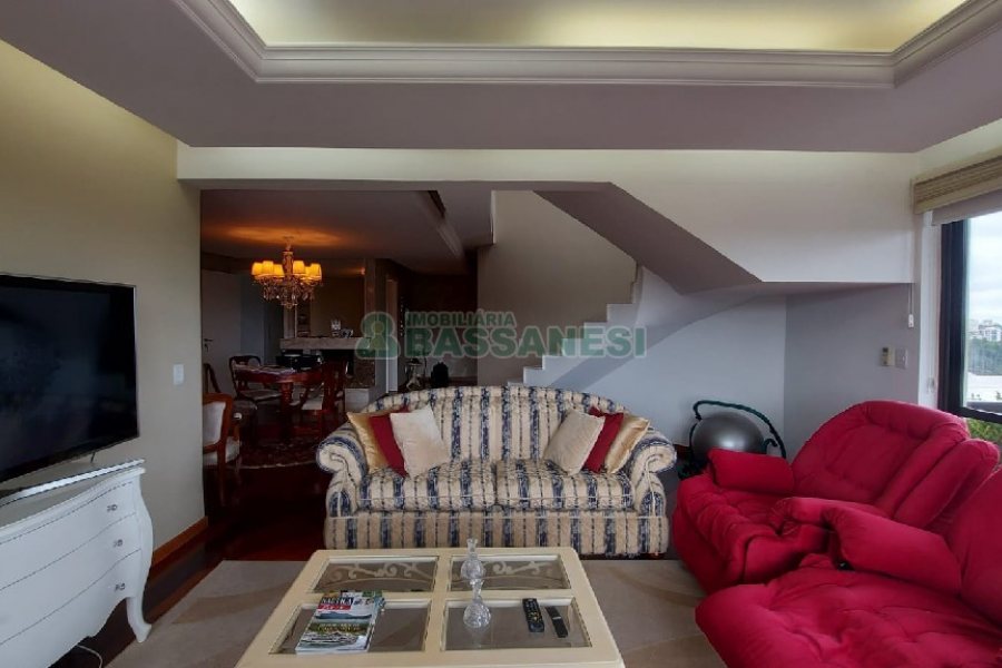 Apto/Cobertura com 328m², 3 dormitórios, 4 vagas, no bairro De Lazzer em Caxias do Sul para Comprar