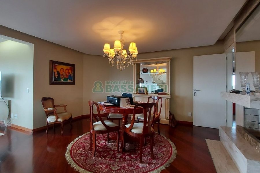 Apto/Cobertura com 328m², 3 dormitórios, 4 vagas, no bairro De Lazzer em Caxias do Sul para Comprar