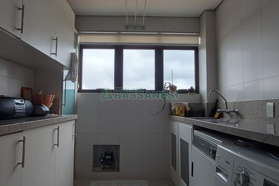 Apto/Cobertura com 328m², 3 dormitórios, 4 vagas, no bairro De Lazzer em Caxias do Sul para Comprar