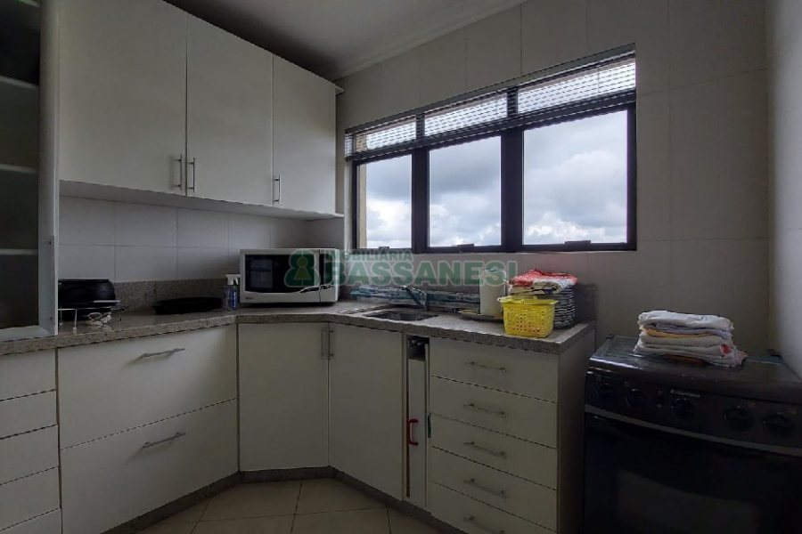 Apto/Cobertura com 328m², 3 dormitórios, 4 vagas, no bairro De Lazzer em Caxias do Sul para Comprar