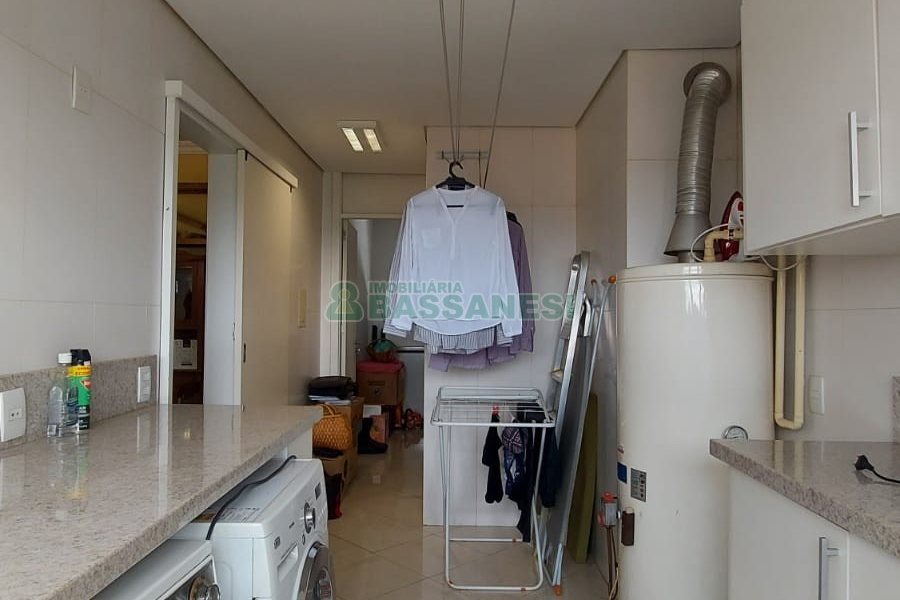 Apto/Cobertura com 328m², 3 dormitórios, 4 vagas, no bairro De Lazzer em Caxias do Sul para Comprar