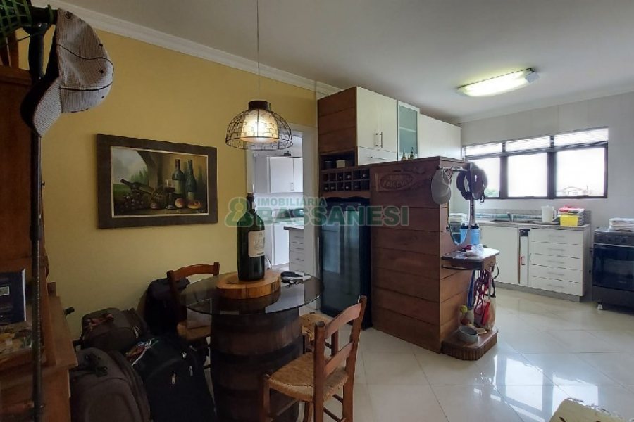 Apto/Cobertura com 328m², 3 dormitórios, 4 vagas, no bairro De Lazzer em Caxias do Sul para Comprar
