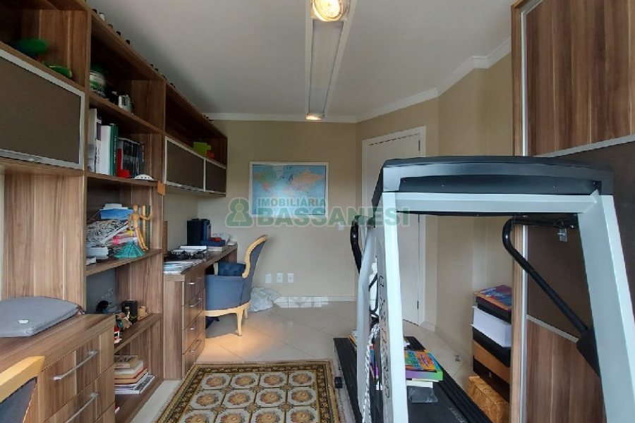 Apto/Cobertura com 328m², 3 dormitórios, 4 vagas, no bairro De Lazzer em Caxias do Sul para Comprar