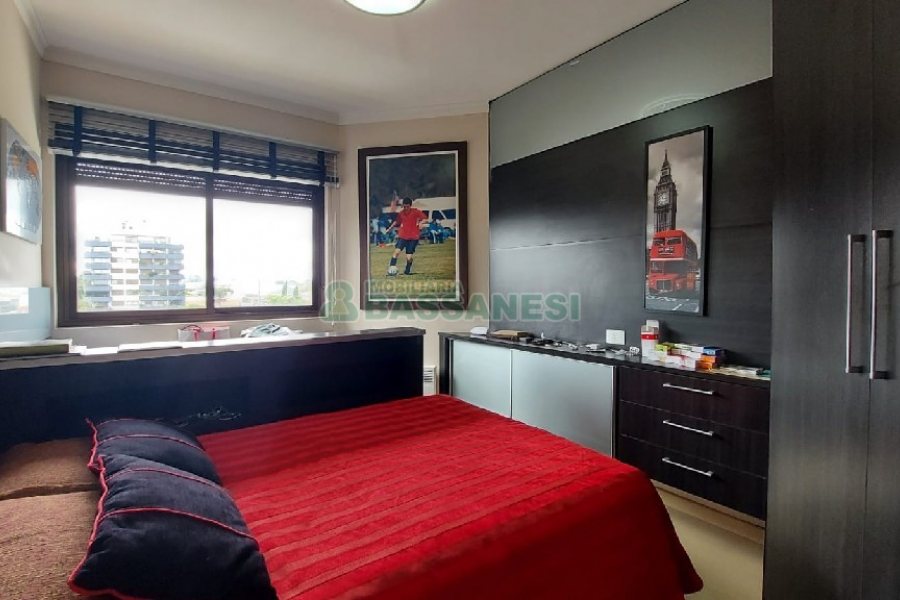 Apto/Cobertura com 328m², 3 dormitórios, 4 vagas, no bairro De Lazzer em Caxias do Sul para Comprar