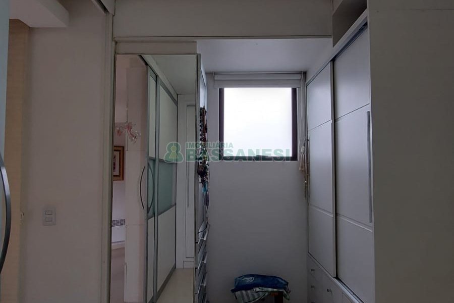 Apto/Cobertura com 328m², 3 dormitórios, 4 vagas, no bairro De Lazzer em Caxias do Sul para Comprar