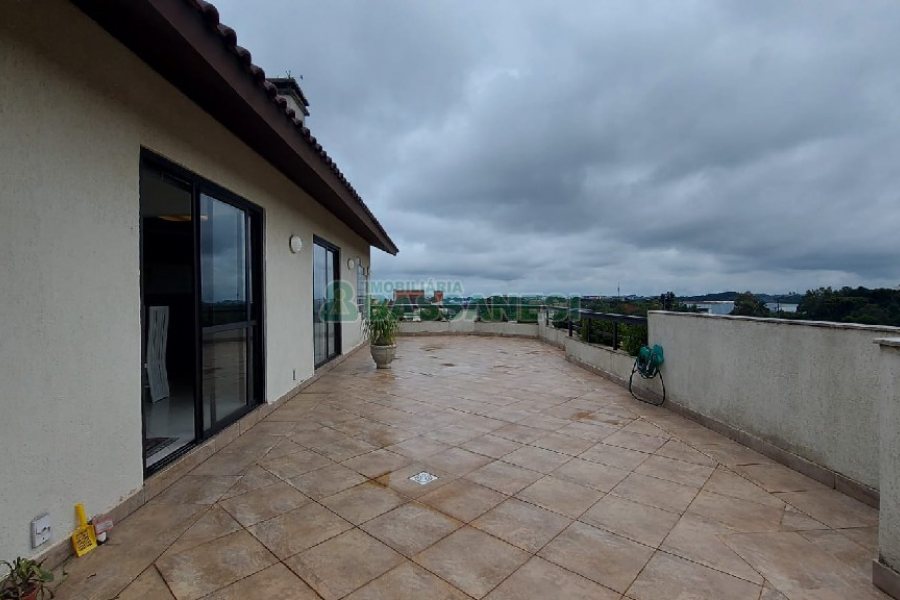 Apto/Cobertura com 328m², 3 dormitórios, 4 vagas, no bairro De Lazzer em Caxias do Sul para Comprar