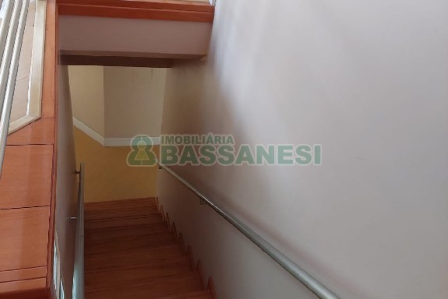 Apartamento, 3 dormitórios, 2 vagas, no bairro Centro em Caxias do Sul para Comprar