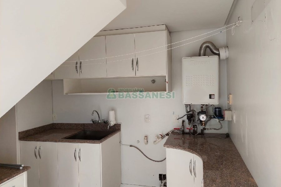 Apartamento, 3 dormitórios, 2 vagas, no bairro Centro em Caxias do Sul para Comprar