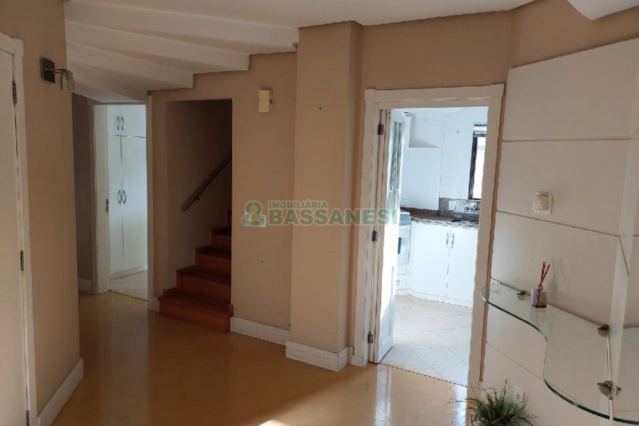 Apartamento, 3 dormitórios, 2 vagas, no bairro Centro em Caxias do Sul para Comprar