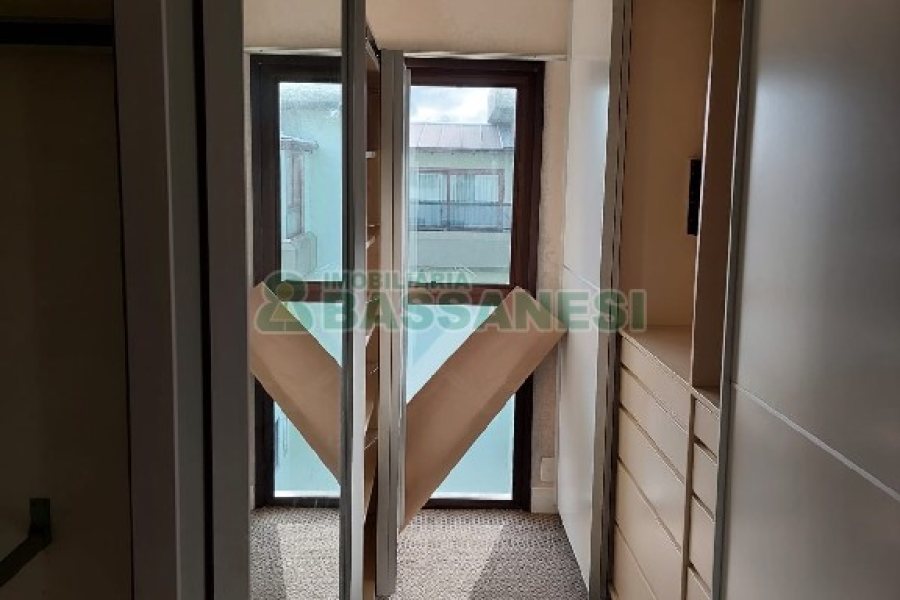 Apartamento, 3 dormitórios, 2 vagas, no bairro Centro em Caxias do Sul para Comprar