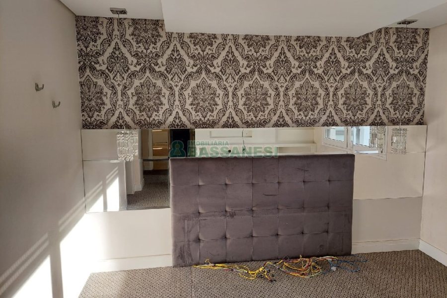 Apartamento, 3 dormitórios, 2 vagas, no bairro Centro em Caxias do Sul para Comprar