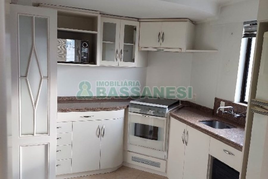 Apartamento, 3 dormitórios, 2 vagas, no bairro Centro em Caxias do Sul para Comprar