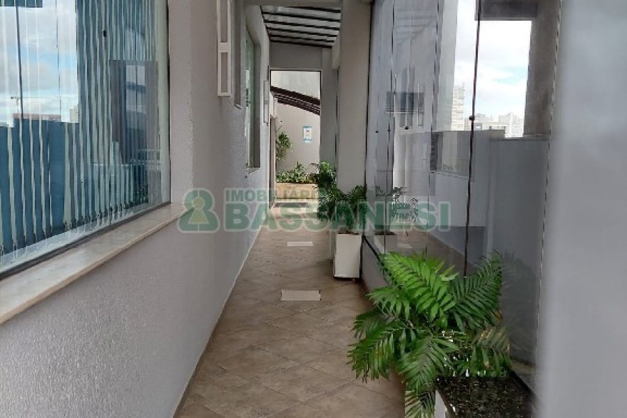 Apartamento, 3 dormitórios, 2 vagas, no bairro Centro em Caxias do Sul para Comprar