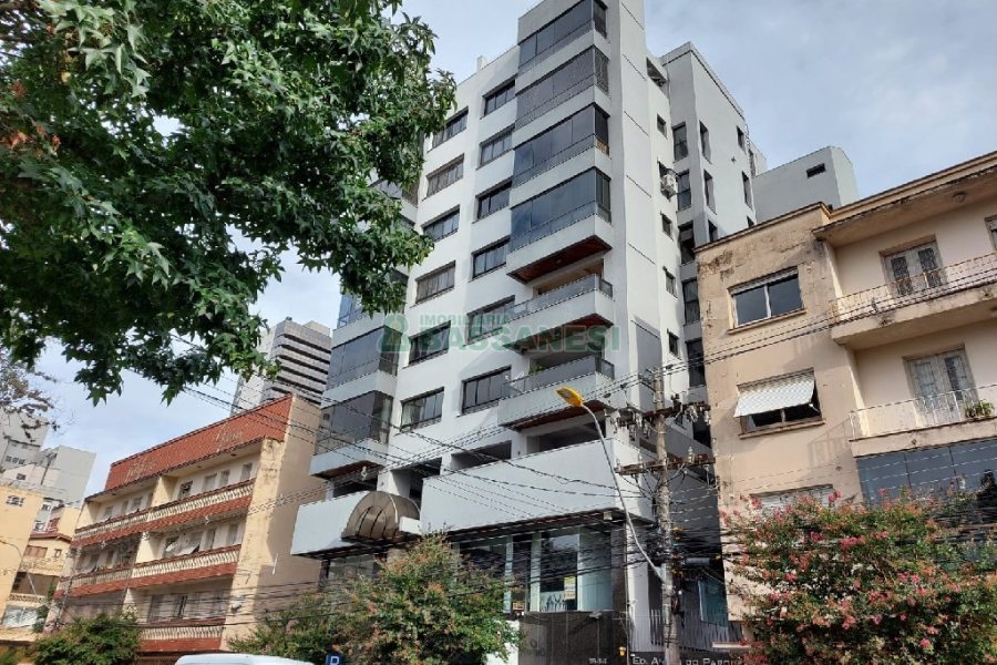 Apartamento, 3 dormitórios, 2 vagas, no bairro Centro em Caxias do Sul para Comprar