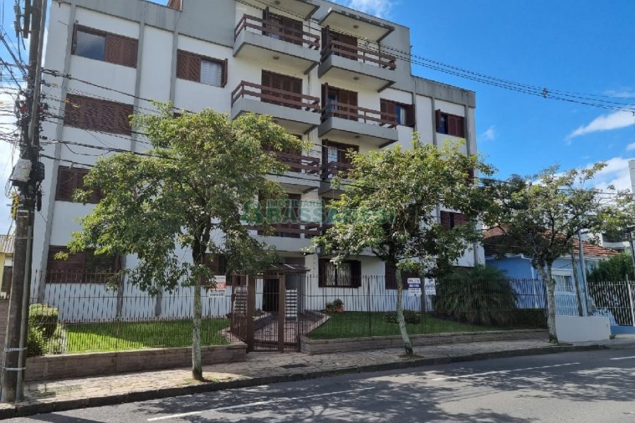 Apto Mobiliado com 99m², 3 dormitórios, 1 vaga, no bairro Medianeira em Caxias do Sul para Comprar
