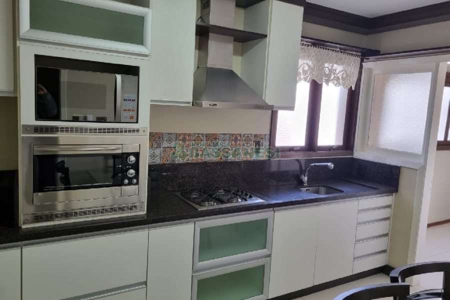 Apto Mobiliado com 99m², 3 dormitórios, 1 vaga, no bairro Medianeira em Caxias do Sul para Comprar