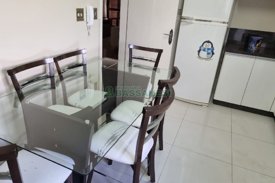 Apto Mobiliado com 99m², 3 dormitórios, 1 vaga, no bairro Medianeira em Caxias do Sul para Comprar