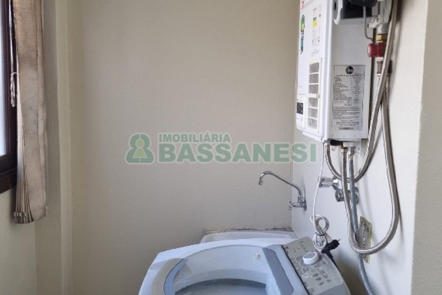 Apto Mobiliado com 99m², 3 dormitórios, 1 vaga, no bairro Medianeira em Caxias do Sul para Comprar