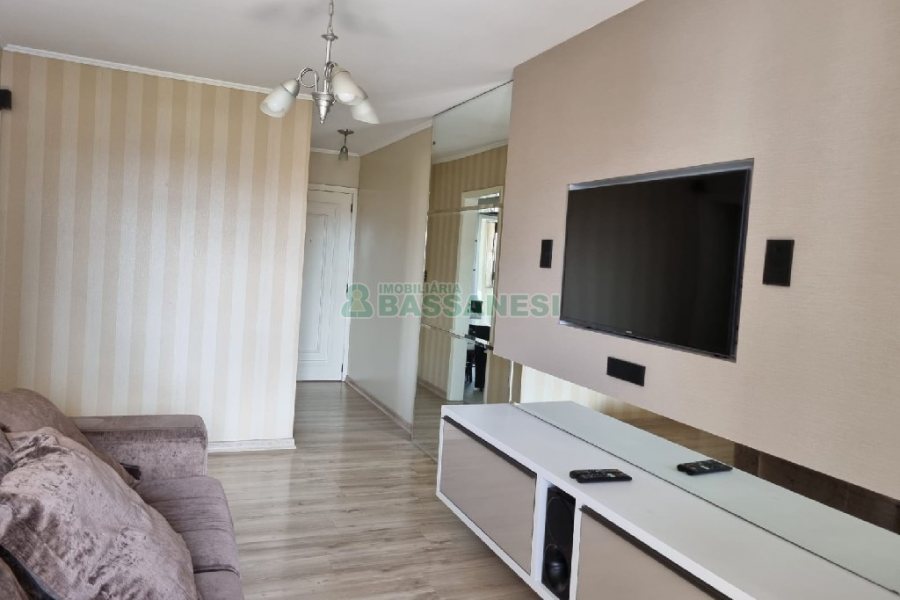 Apto Mobiliado com 99m², 3 dormitórios, 1 vaga, no bairro Medianeira em Caxias do Sul para Comprar