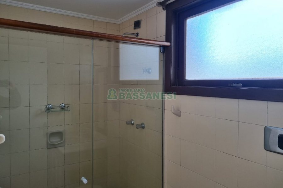 Apto Mobiliado com 99m², 3 dormitórios, 1 vaga, no bairro Medianeira em Caxias do Sul para Comprar