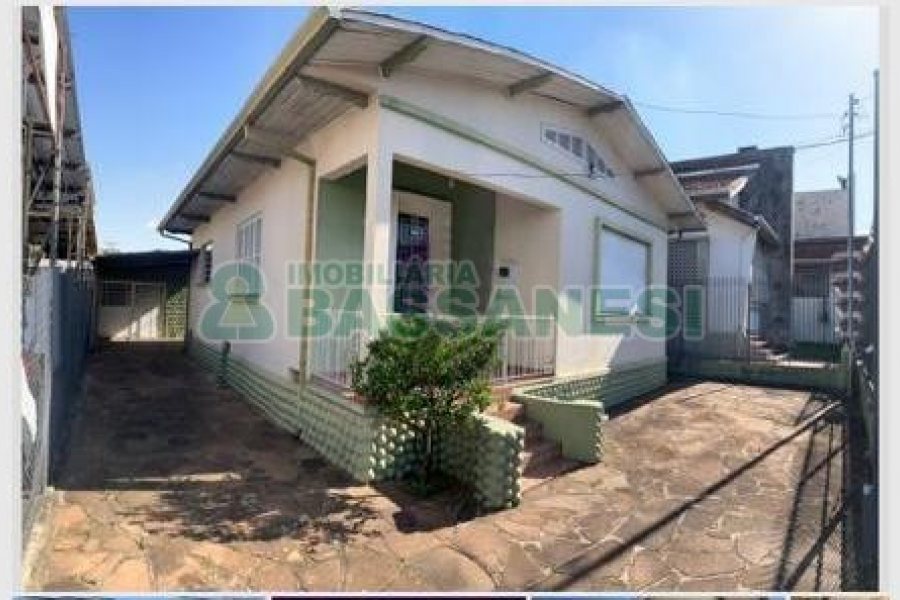 Casa com 85m², 3 dormitórios, 3 vagas, no bairro Santa Catarina em Caxias do Sul para Comprar