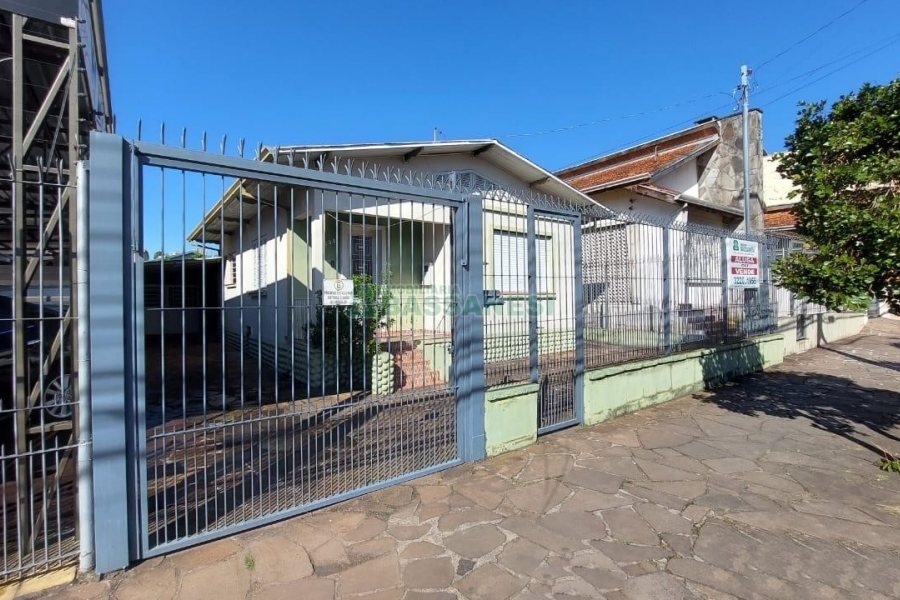 Casa com 85m², 3 dormitórios, 3 vagas, no bairro Santa Catarina em Caxias do Sul para Comprar