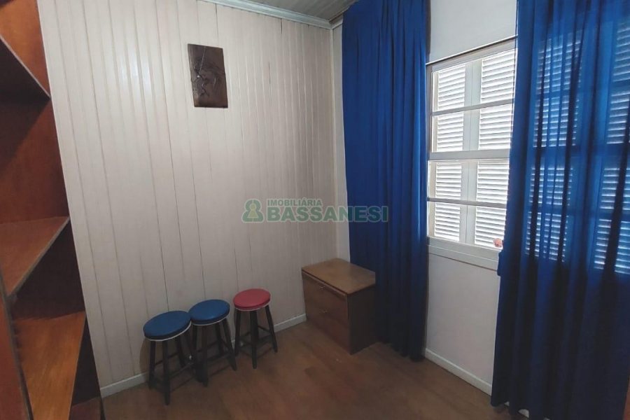 Casa com 85m², 3 dormitórios, 3 vagas, no bairro Santa Catarina em Caxias do Sul para Comprar