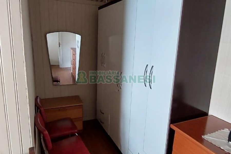 Casa com 85m², 3 dormitórios, 3 vagas, no bairro Santa Catarina em Caxias do Sul para Comprar