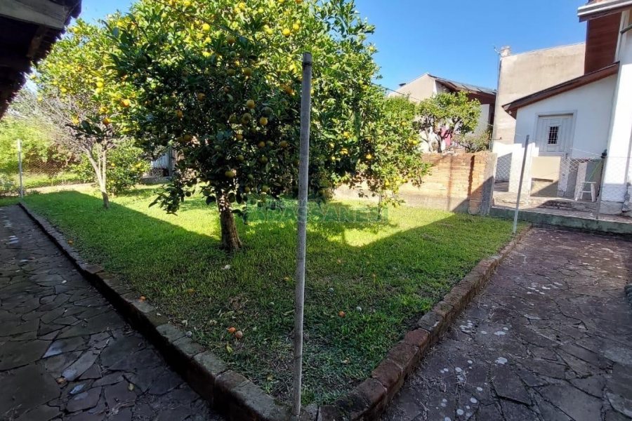 Casa com 85m², 3 dormitórios, 3 vagas, no bairro Santa Catarina em Caxias do Sul para Comprar