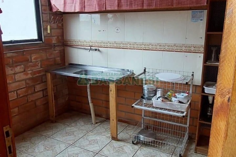 Loja com 400m², no bairro De Lazzer em Caxias do Sul para Alugar