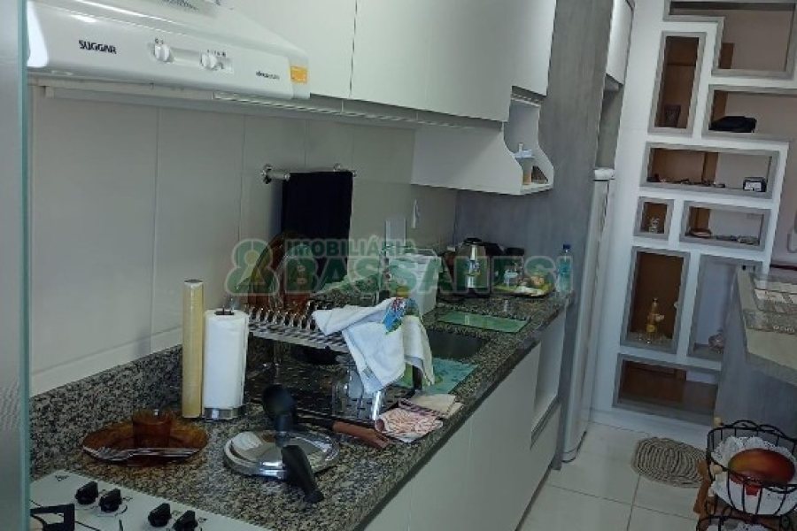 Apto Mobiliado com 80m², 2 dormitórios, 1 vaga, no bairro Planalto em Caxias do Sul para Alugar