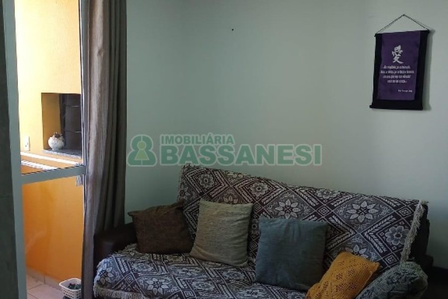 Apto Mobiliado com 80m², 2 dormitórios, 1 vaga, no bairro Planalto em Caxias do Sul para Alugar