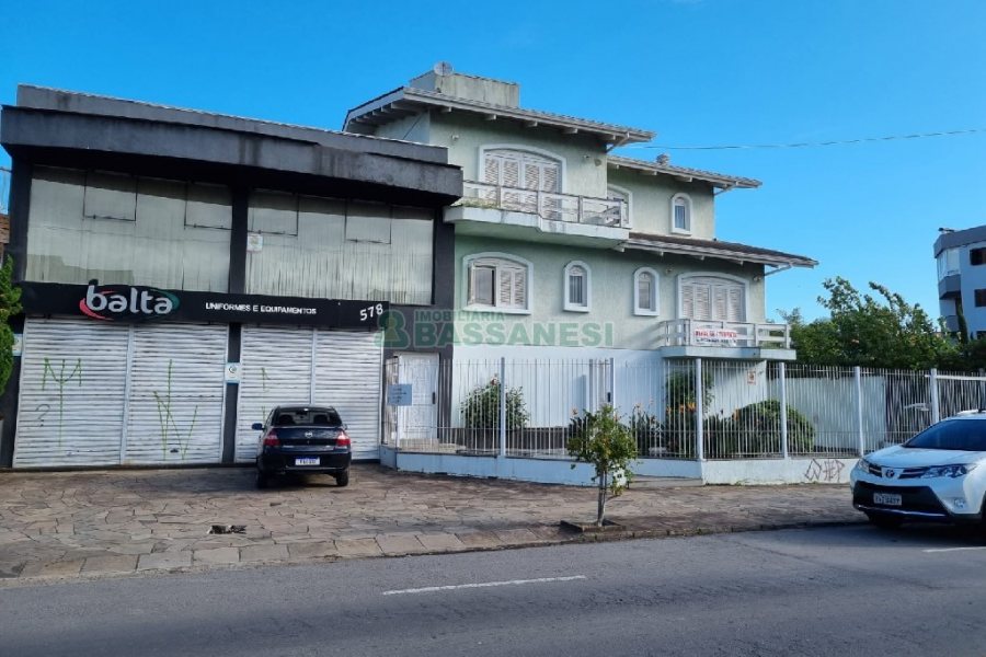 Pavilhão com 400m², no bairro Cruzeiro em Caxias do Sul para Comprar