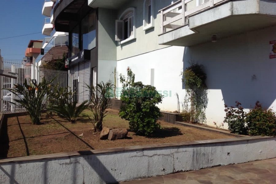 Pavilhão com 400m², no bairro Cruzeiro em Caxias do Sul para Comprar